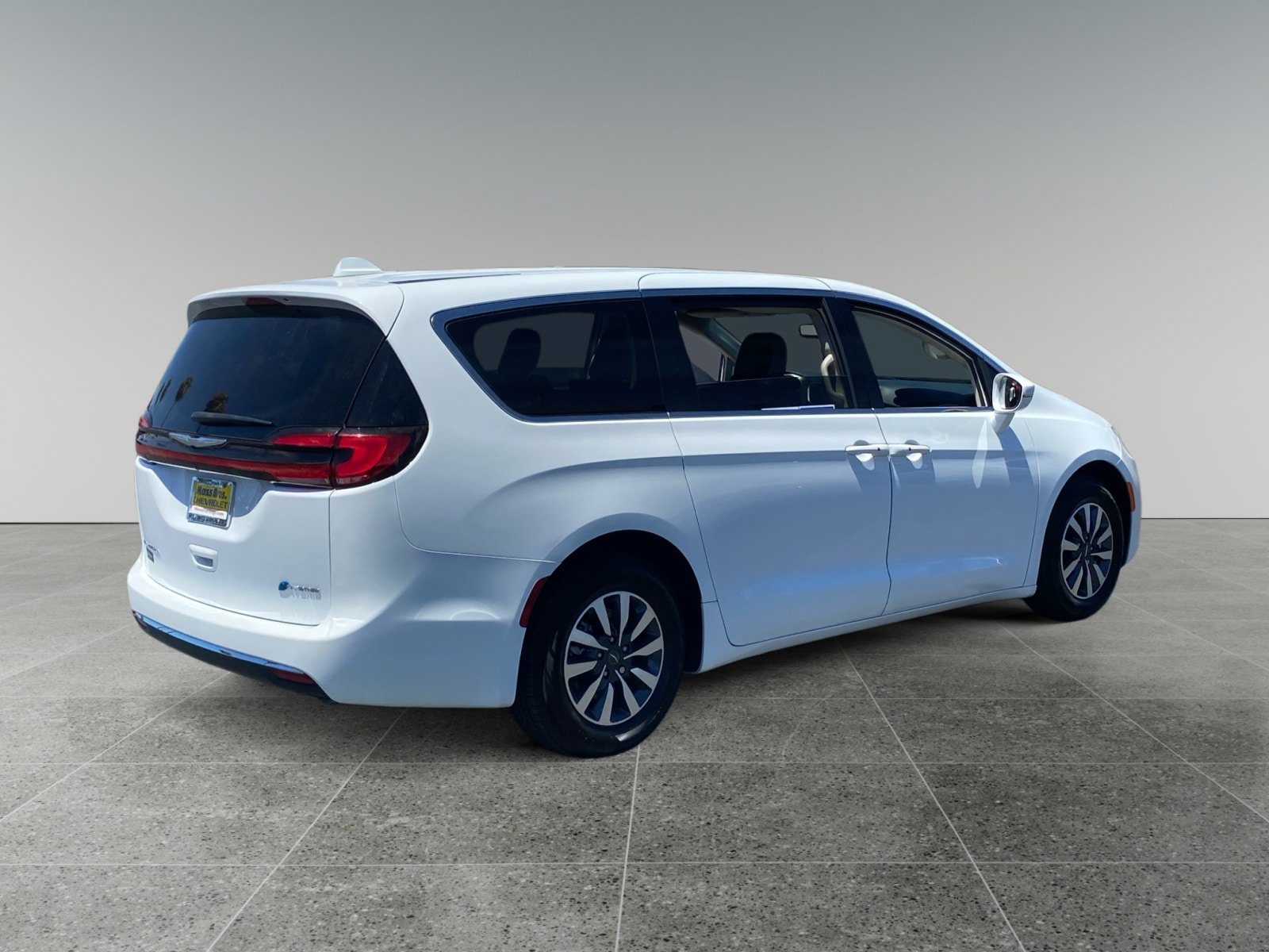 Used 2022 Chrysler Pacifica Touring-L FWD image 5
