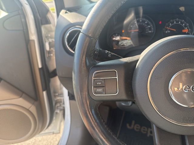 Used 2015 Jeep Patriot High Altitude FWD image 13