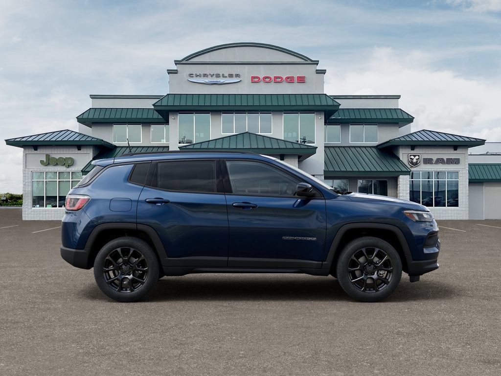 Used 2026 Jeep Compass Latitude AWD/4WD image 21