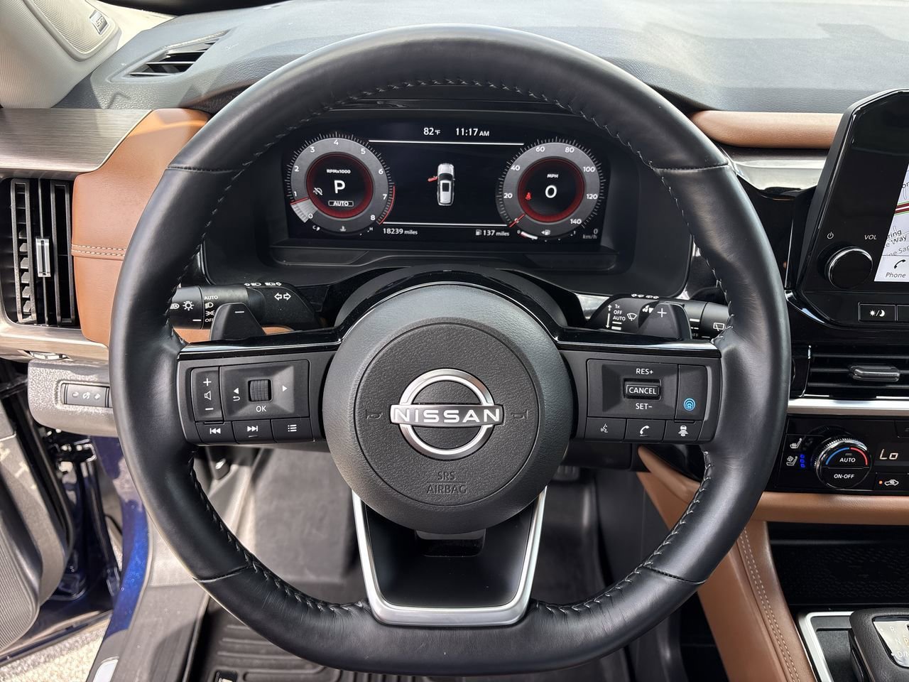 Used 2023 Nissan Pathfinder Platinum image 32