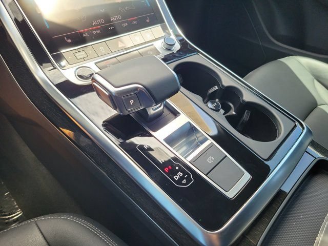 Certified 2025 Audi Q7 2.0T Premium w/ Convenience Package AWD/4WD image 29