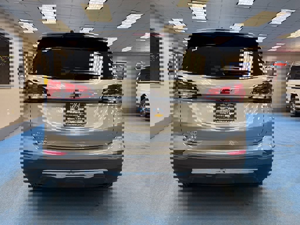 Used 2023 Chevrolet Equinox LT w/ LPO, Floor Liner Package image 7