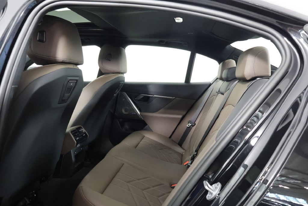 New 2027 BMW 530i w/ M Sport Package RWD image 6