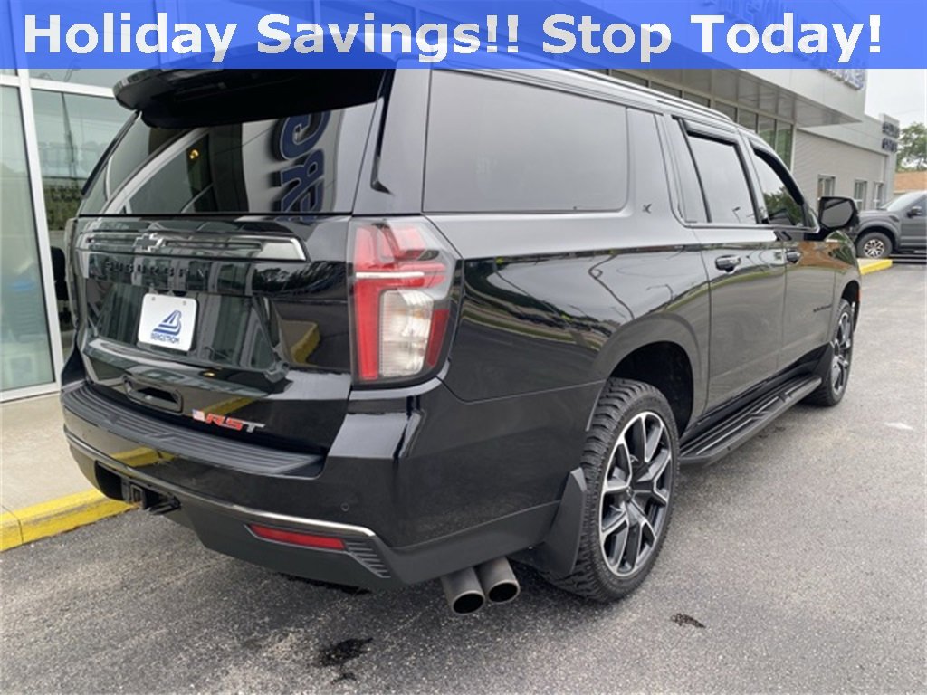 Used 2022 Chevrolet Suburban RST w/ Luxury Package image 7