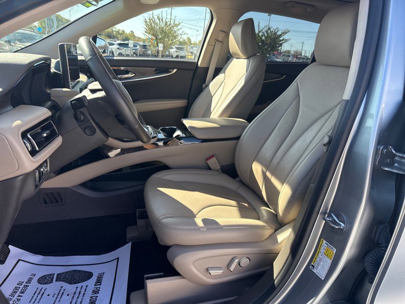 Used 2023 Lincoln Nautilus Reserve w/ Equipment Group 201A image 8