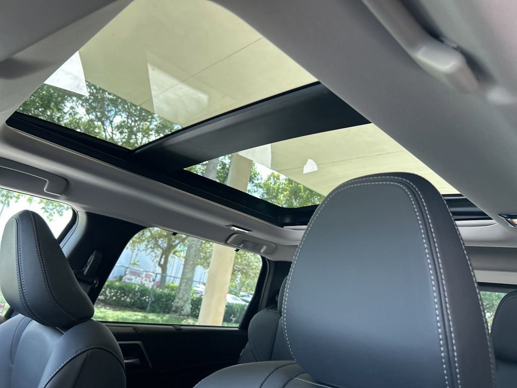 New 2025 Mitsubishi Outlander SEL image 17