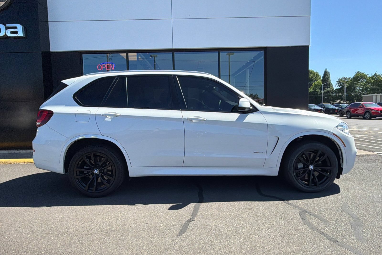 Used 2017 BMW X5 xDrive50i AWD/4WD image 3