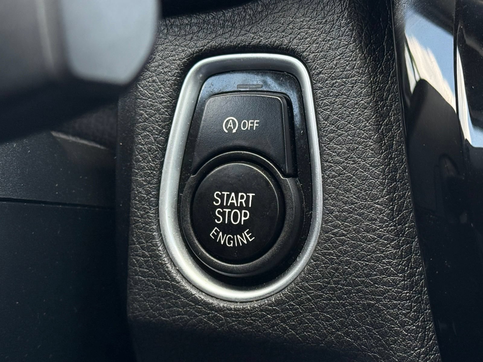 Used 2018 BMW 320i xDrive Sedan AWD/4WD image 29
