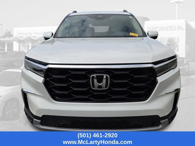 Certified 2025 Honda Pilot Touring image 3