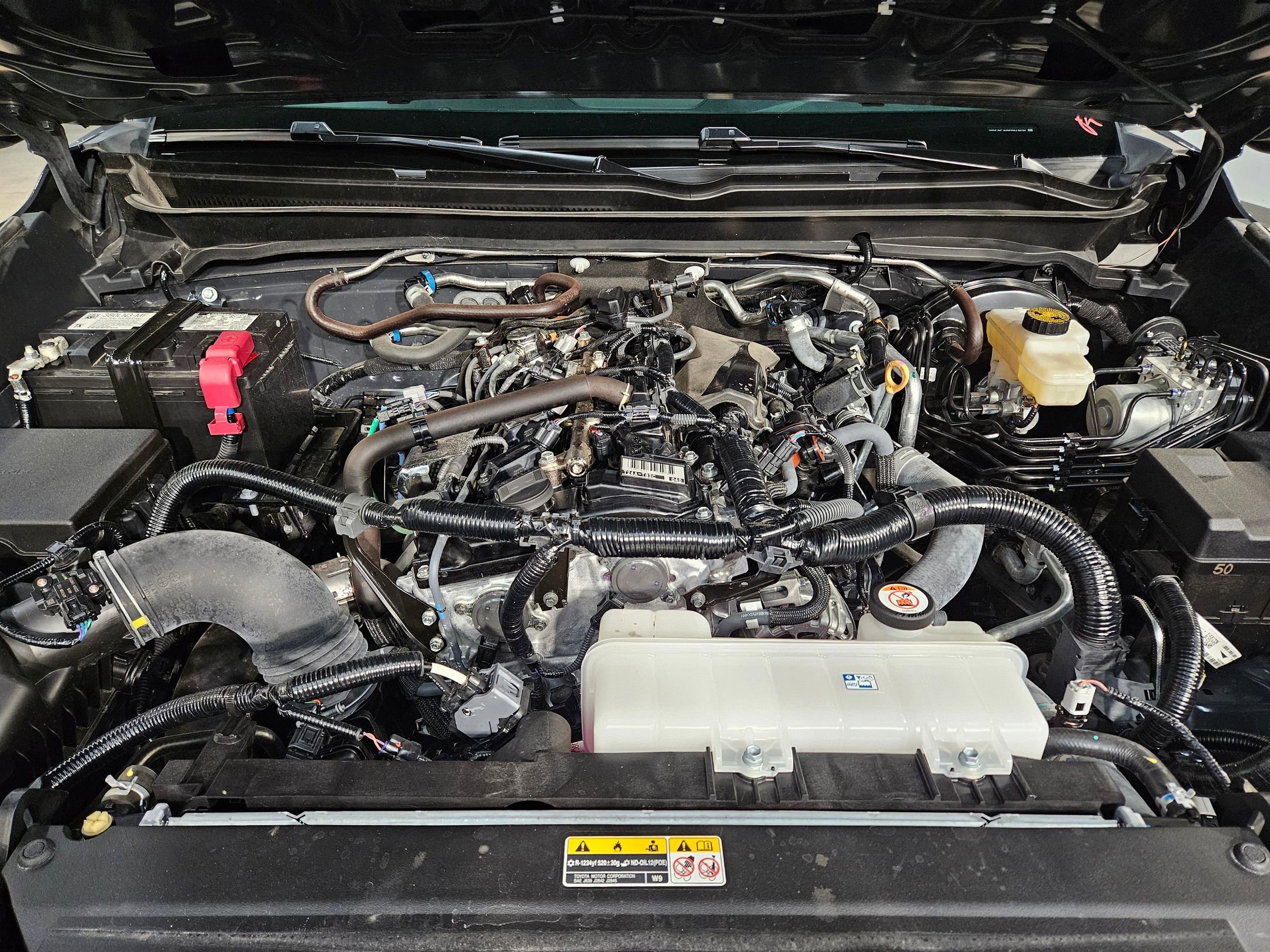 Certified 2025 Toyota Tacoma SR5 image 19