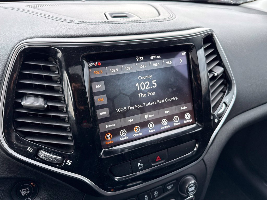 Used 2019 Jeep Cherokee Limited AWD/4WD image 11