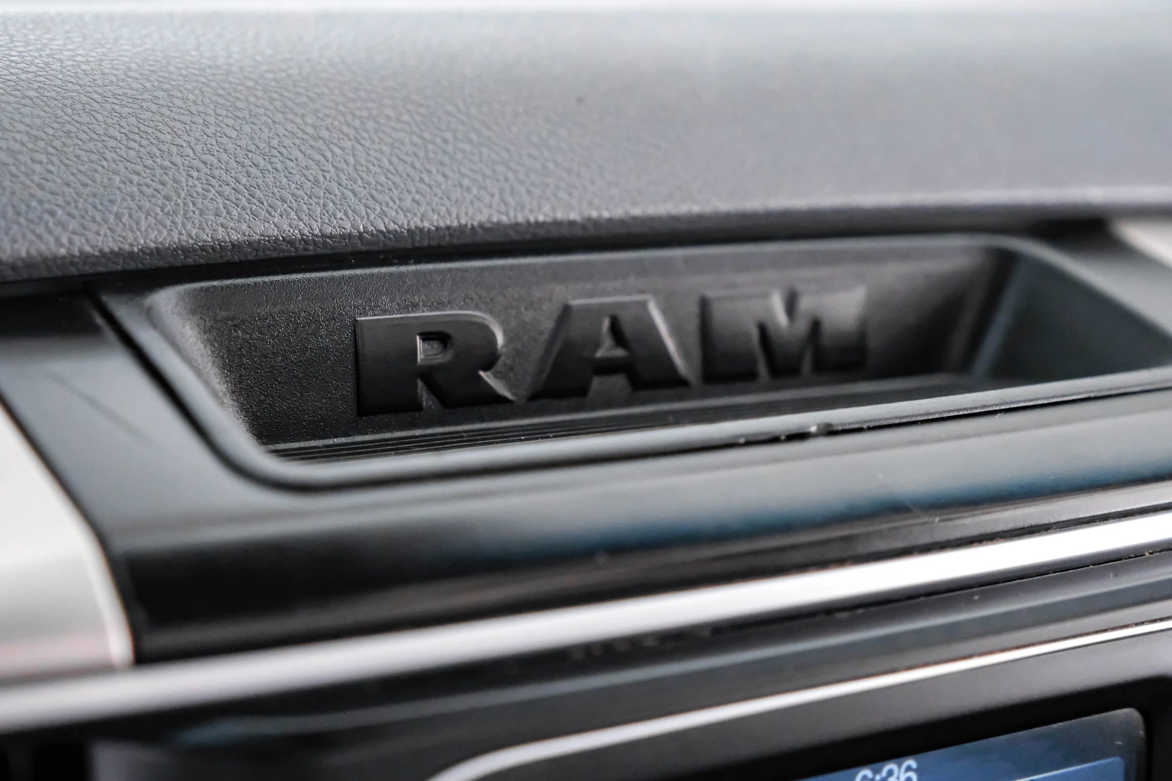 Used 2019 RAM 1500 Classic SLT image 22