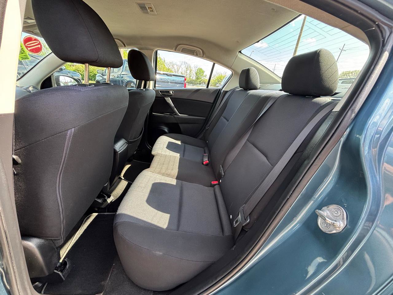 Used 2010 MAZDA MAZDA3 i Sport FWD image 14
