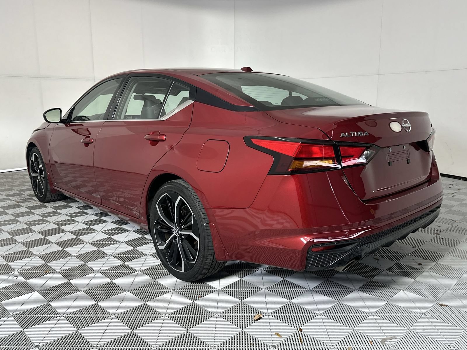 Certified 2024 Nissan Altima 2.5 SR FWD image 6