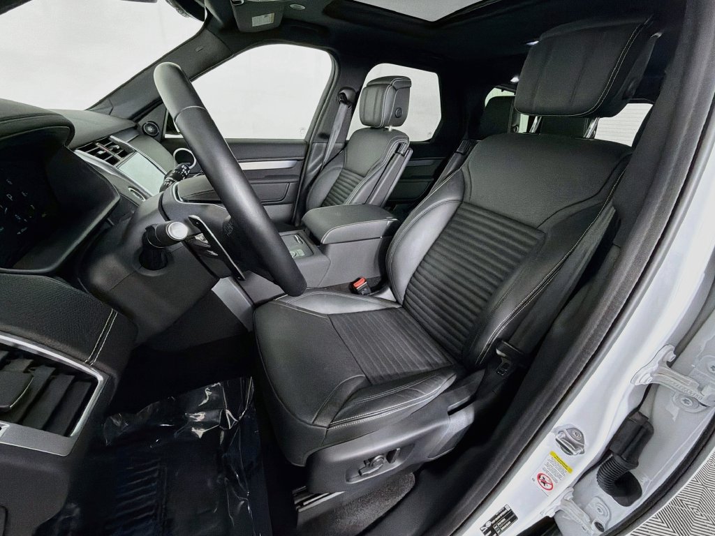 Certified 2025 Land Rover Discovery Dynamic SE AWD/4WD image 22