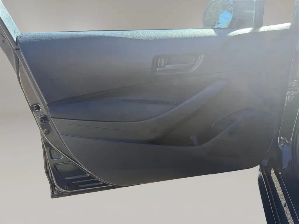 Used 2022 Toyota Corolla LE FWD image 24