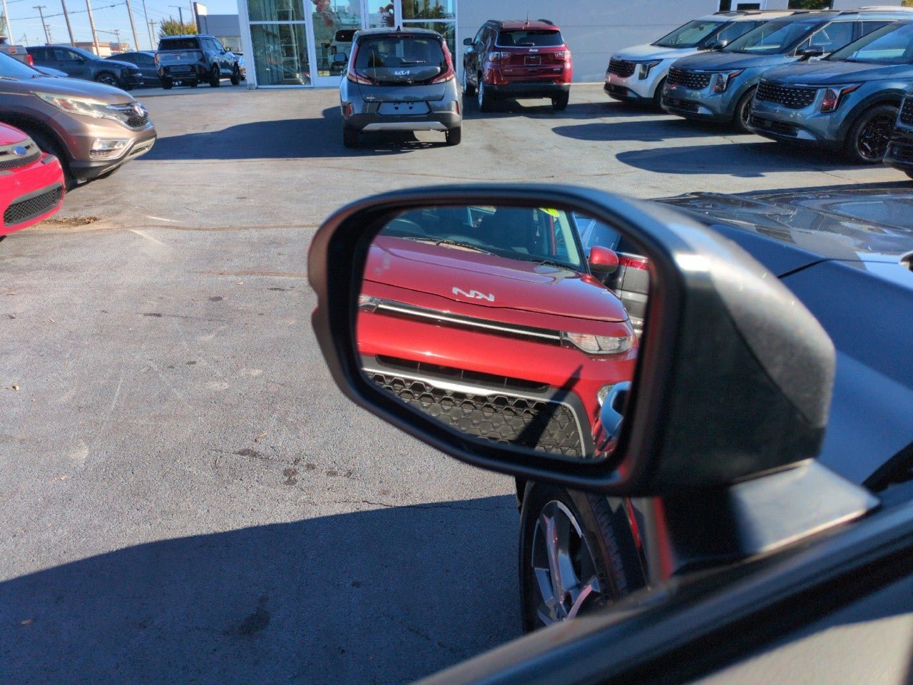 Used 2024 Honda HR-V EX-L image 11