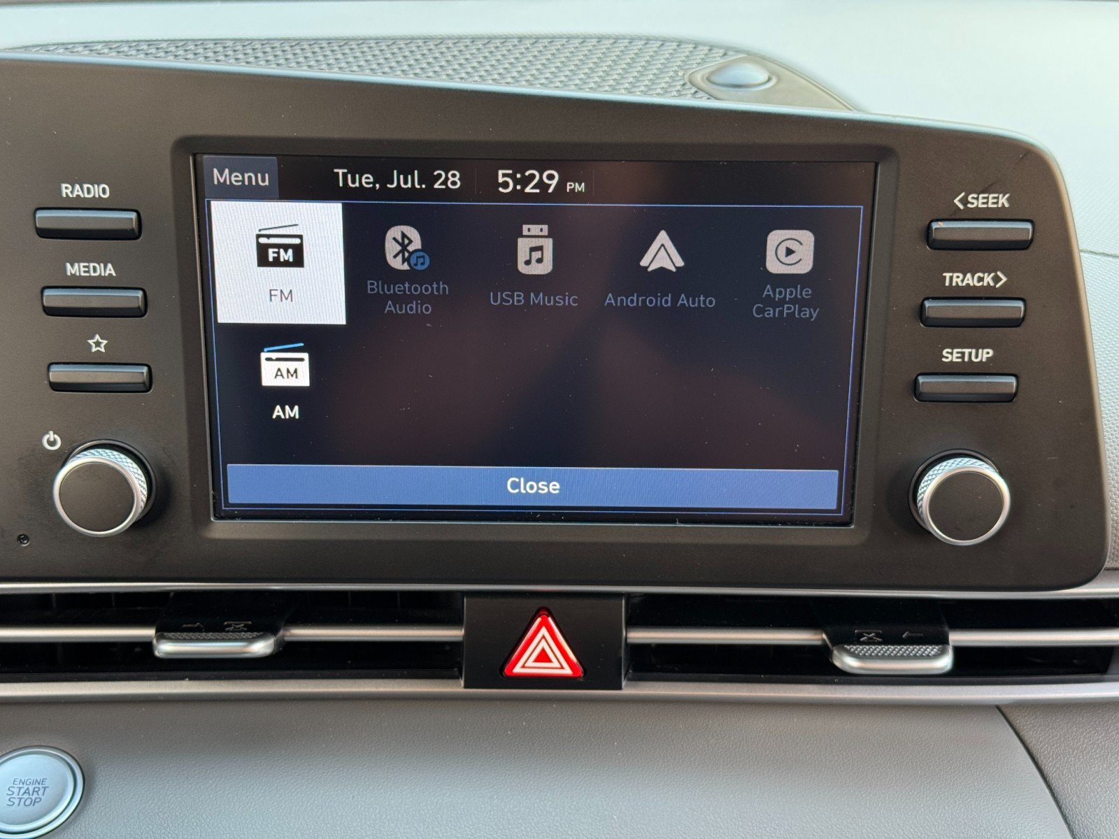 Used 2025 Hyundai Elantra Hybrid FWD image 23
