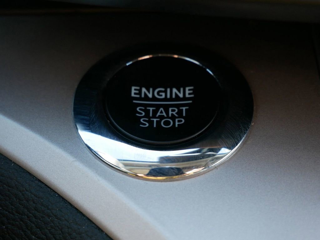 Used 2023 Ford Explorer XLT w/ Equipment Group 202A image 25