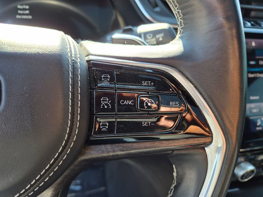 Used 2021 Jeep Grand Cherokee L Overland w/ Luxury Tech Group IV AWD/4WD image 19