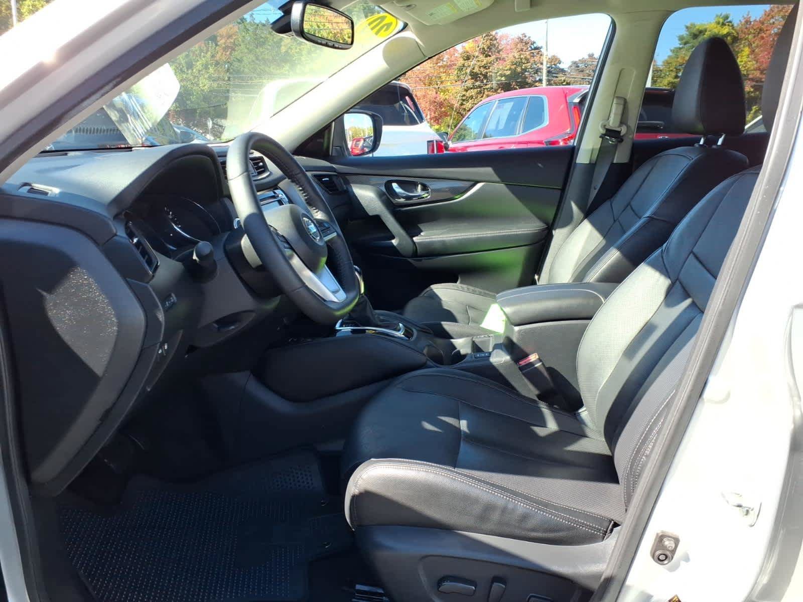 Used 2020 Nissan Rogue SL AWD/4WD image 11