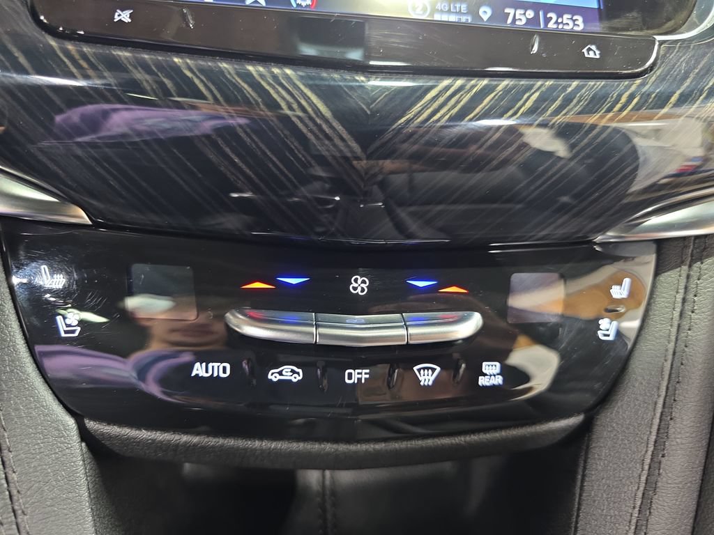 Used 2023 Cadillac XT6 Premium Luxury w/ LPO, Floor Liner Package AWD/4WD image 21