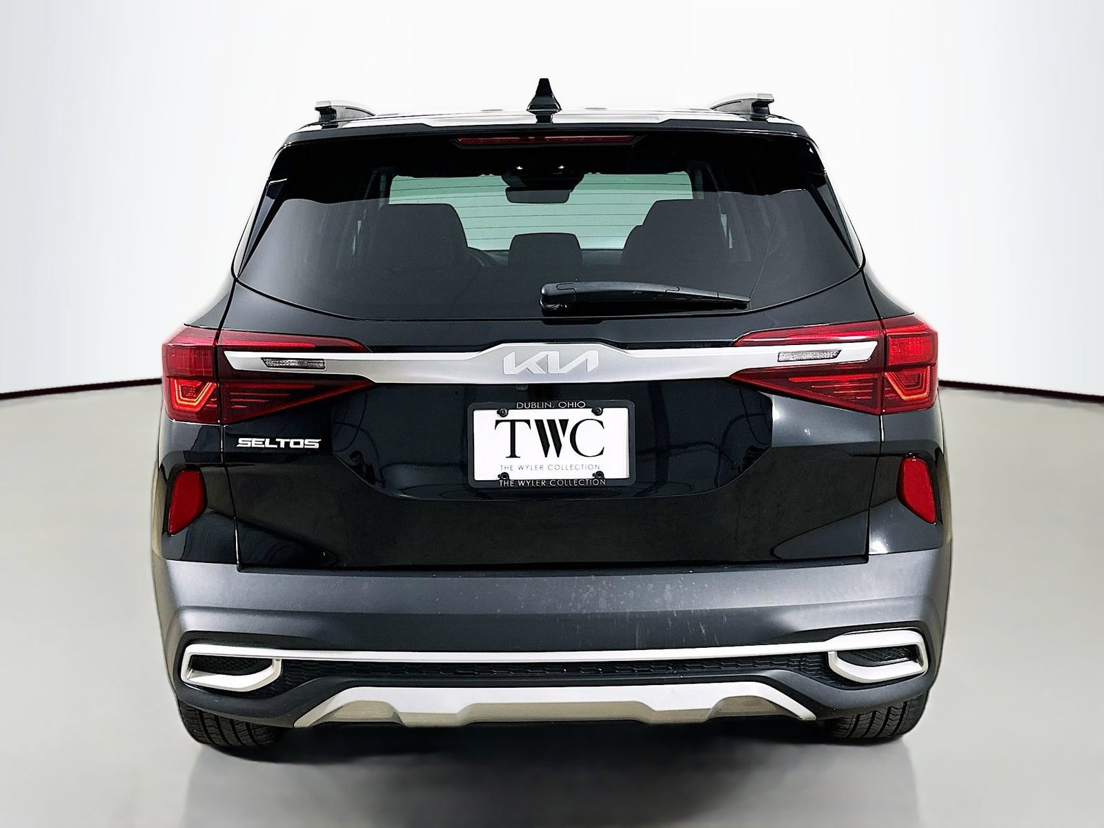 Used 2023 Kia Seltos SX w/ SX Sunroof Package AWD/4WD image 6