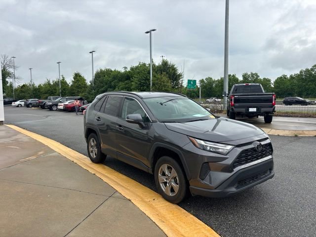 Used 2024 Toyota RAV4 XLE AWD/4WD image 7