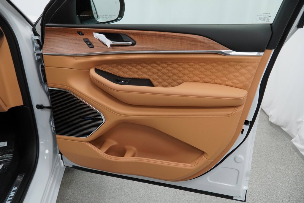 New 2025 Jeep Grand Cherokee Summit image 34