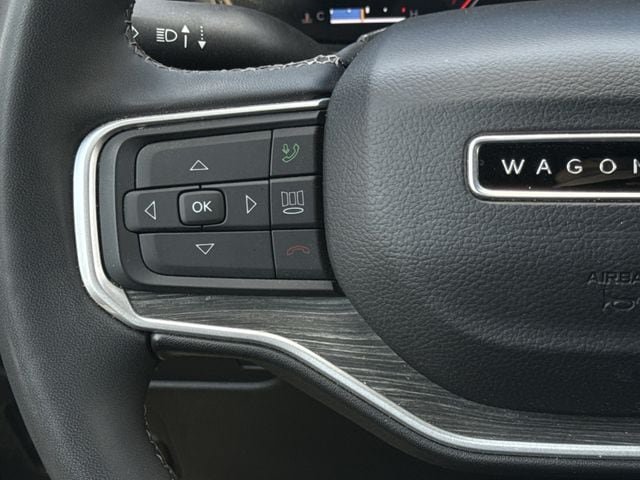 Used 2024 Jeep Wagoneer Series III AWD/4WD image 14