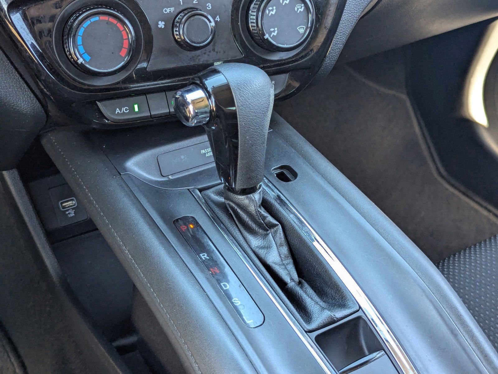 Used 2020 Honda HR-V LX image 30