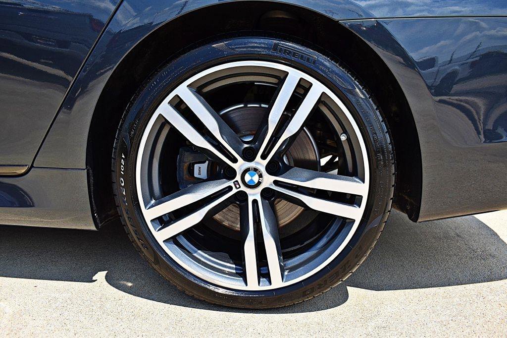 Used 2019 BMW 740i w/ Executive Package RWD image 50