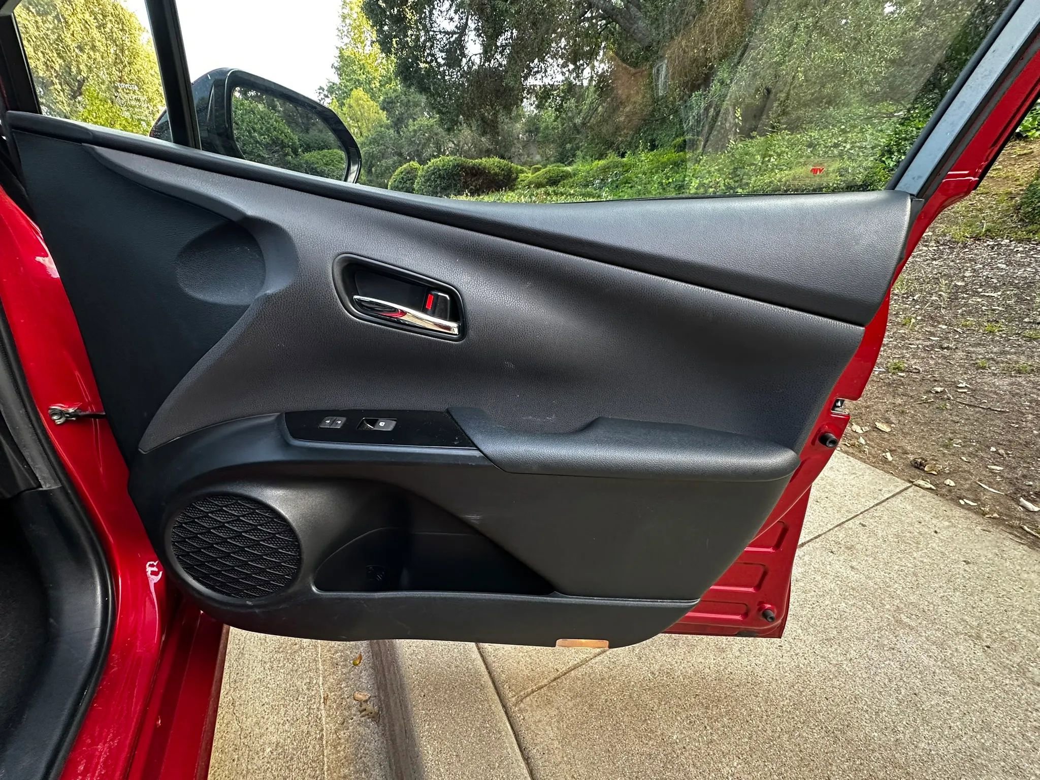 Used 2017 Toyota Prius Prime Plus w/ Carpet Mat Package FWD image 22