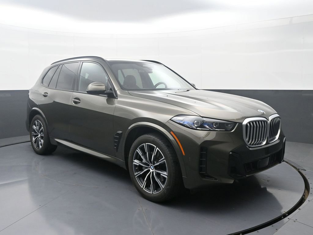 Used 2024 BMW X5 xDrive40i w/ Executive Package image 3