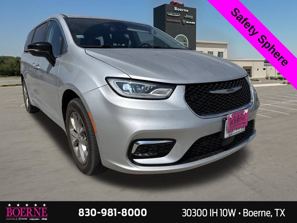 Used 2024 Chrysler Pacifica Touring-L AWD/4WD image 7