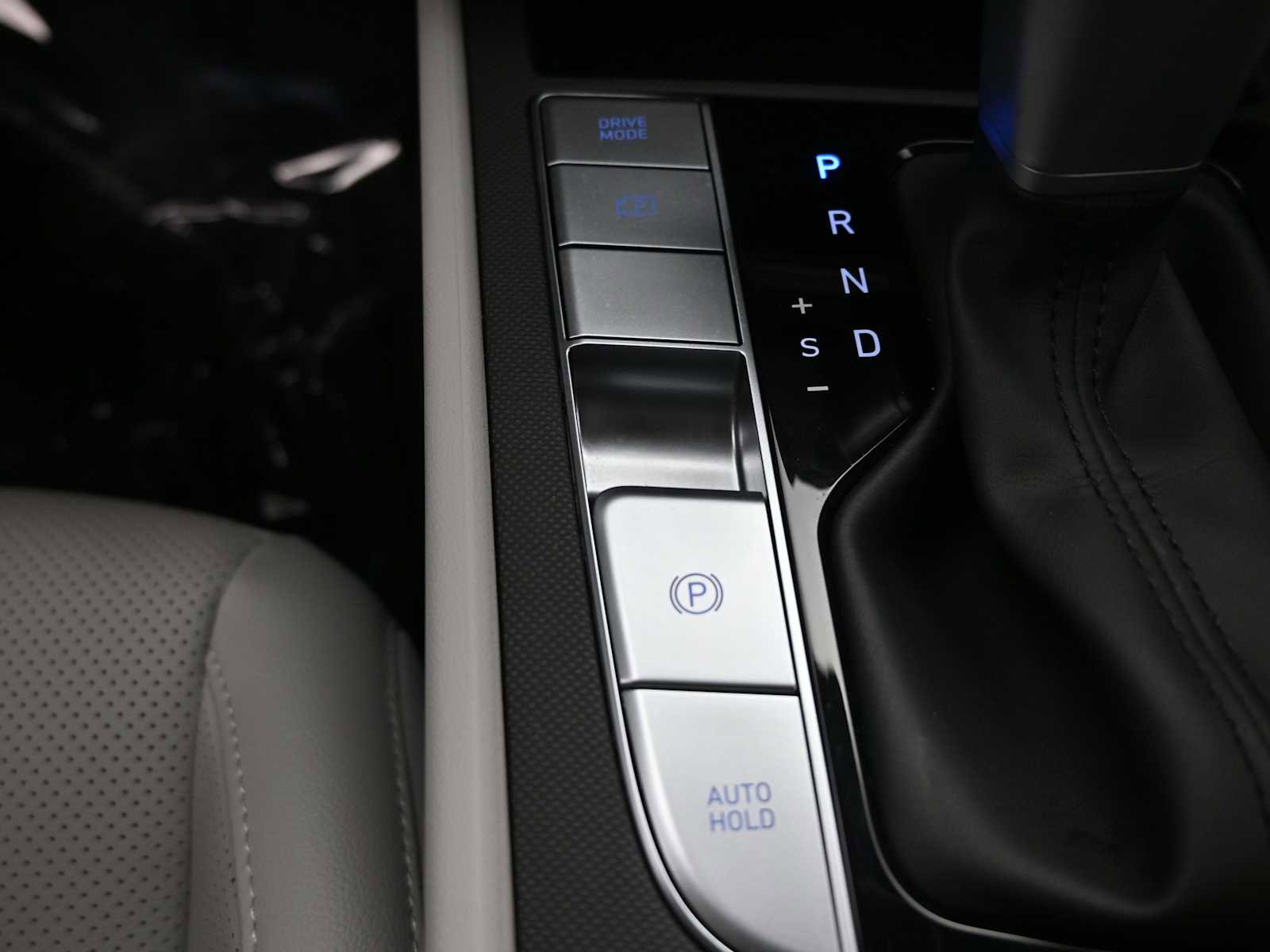 Used 2023 Hyundai Elantra Limited image 20