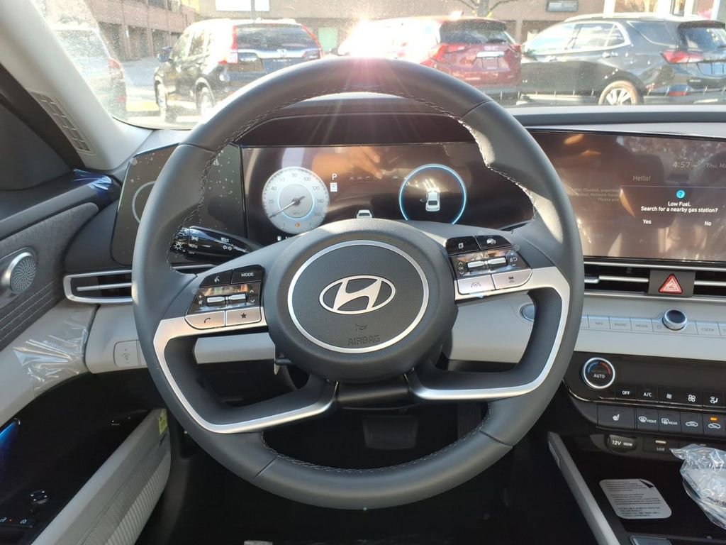 New 2026 Hyundai Elantra Limited FWD image 9