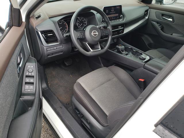 Used 2022 Nissan Rogue SV image 9