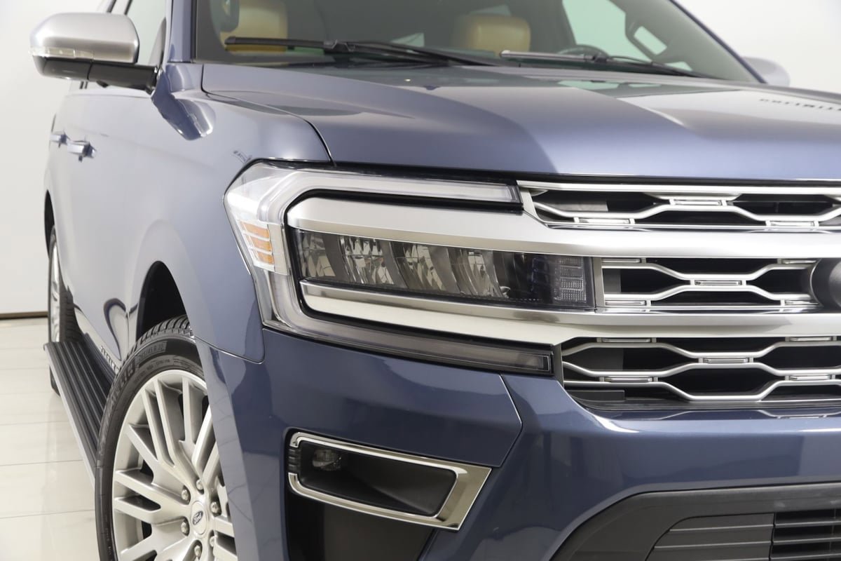 Used 2023 Ford Expedition Platinum AWD/4WD image 18
