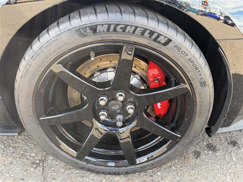 Used 2018 Ford Mustang Shelby GT350R w/ GT350R Equipment Group 920A RWD image 28