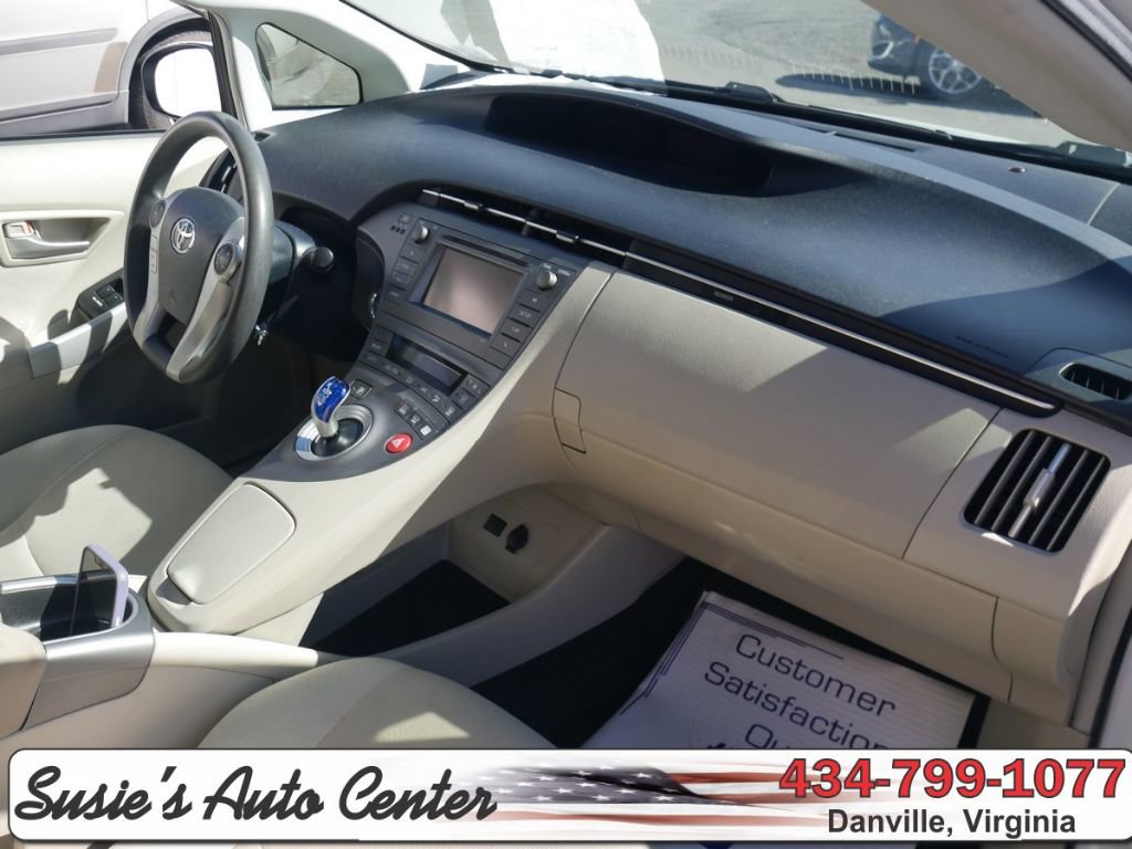 Used 2014 Toyota Prius Two FWD image 10