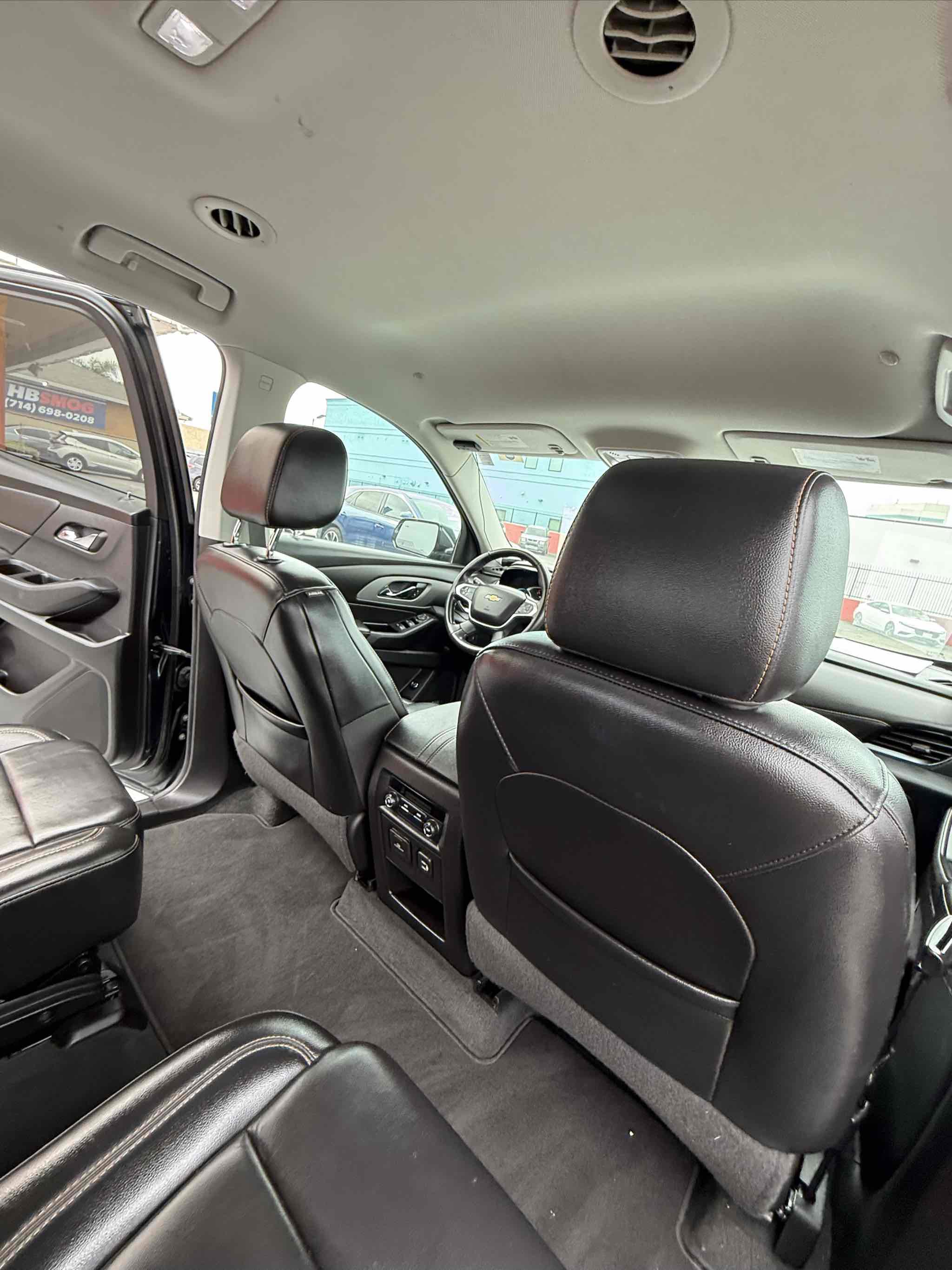 Used 2018 Chevrolet Traverse LT image 40