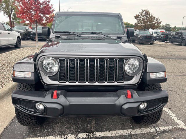 Used 2025 Jeep Gladiator Sport AWD/4WD image 6