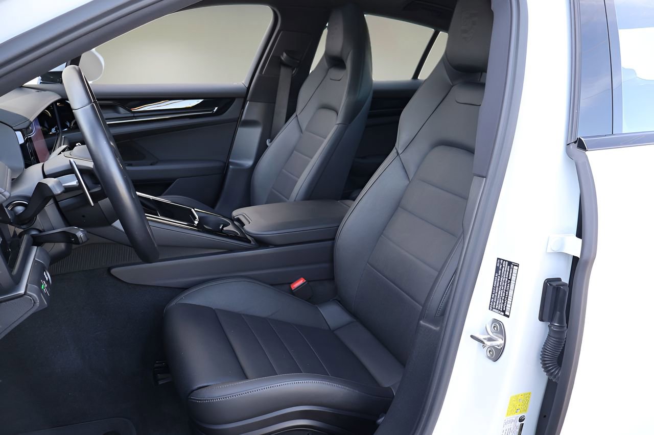 Used 2024 Porsche Panamera RWD image 12