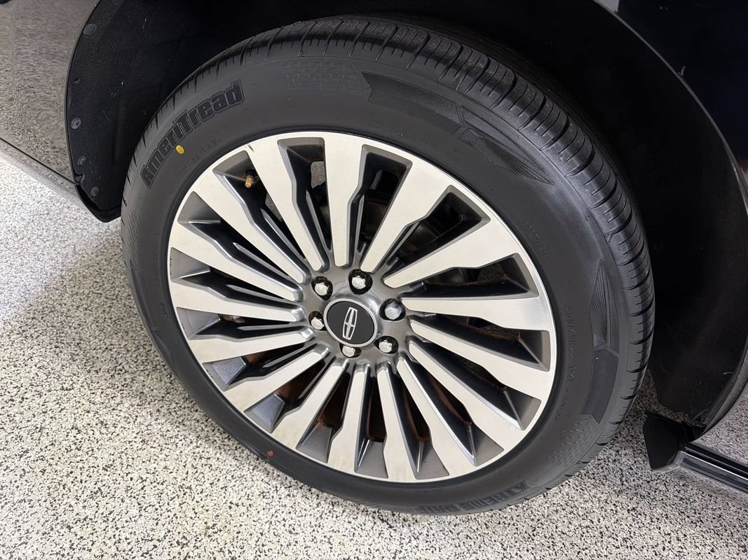 Used 2018 Lincoln Navigator Reserve w/ Technology Package AWD/4WD image 53