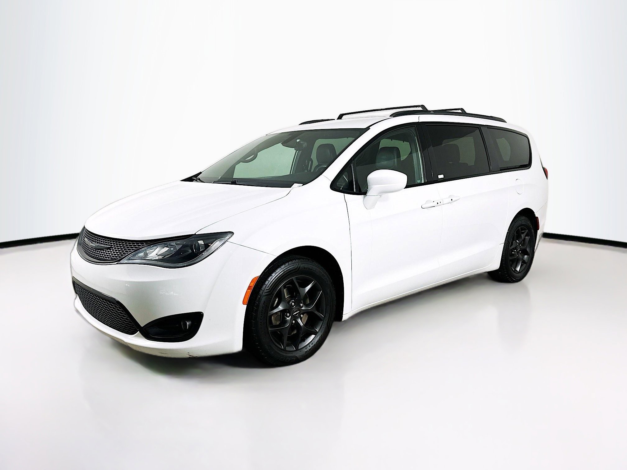 Used 2018 Chrysler Pacifica Touring-L w/ Premium Audio Group FWD image 3