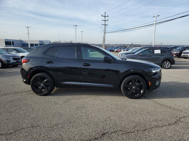 Used 2022 Buick Envision Essence w/ Sport Touring Package image 3