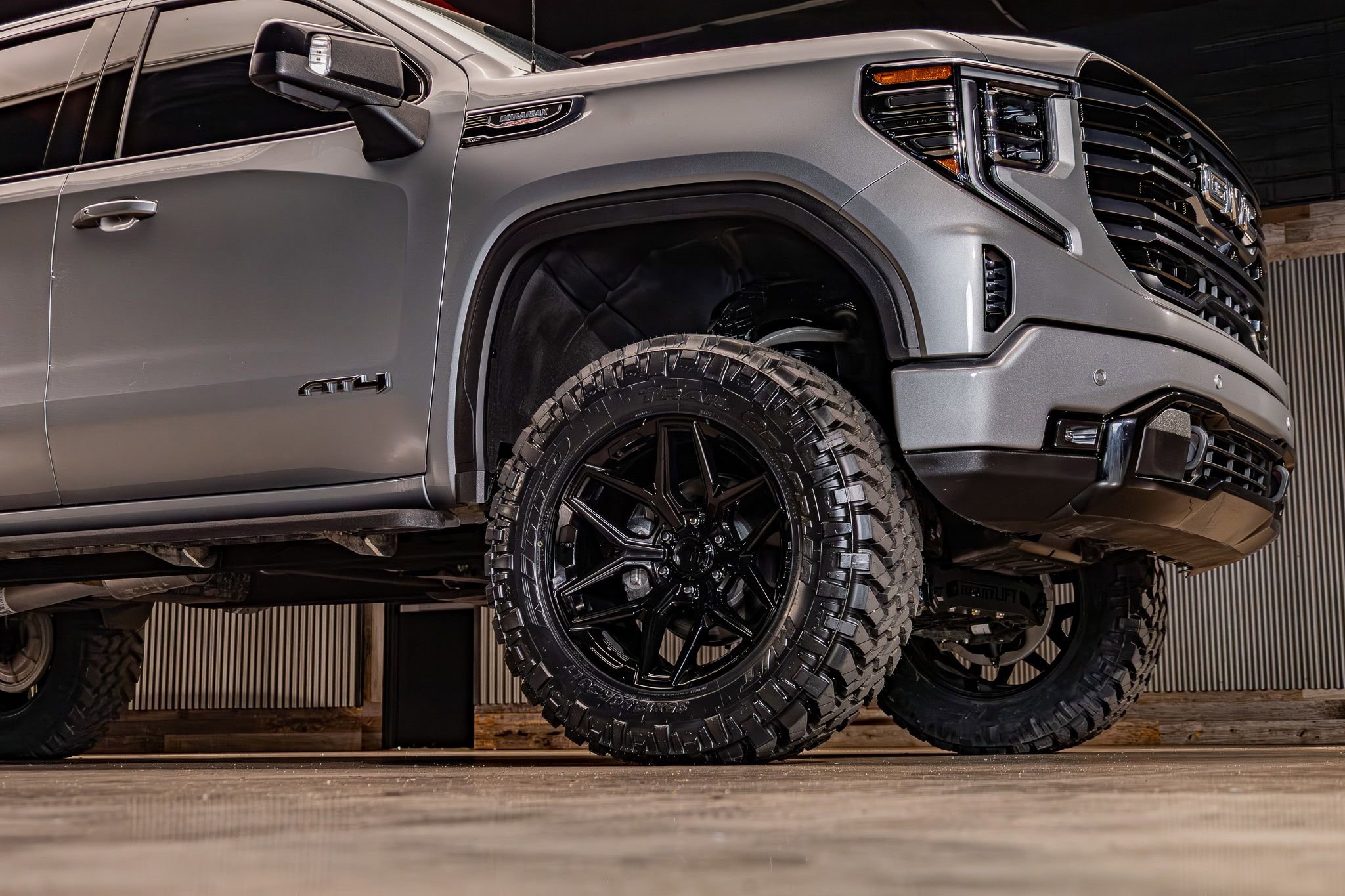 Used 2025 GMC Sierra 1500 AT4 w/ Technology Package AWD/4WD image 12