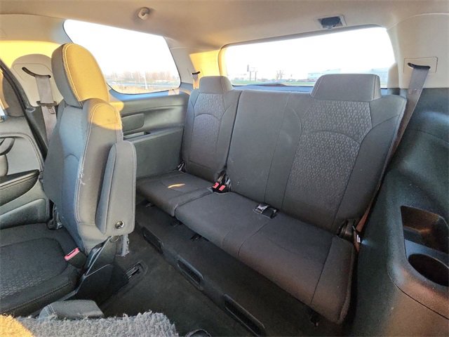 Used 2015 GMC Acadia SLE image 29