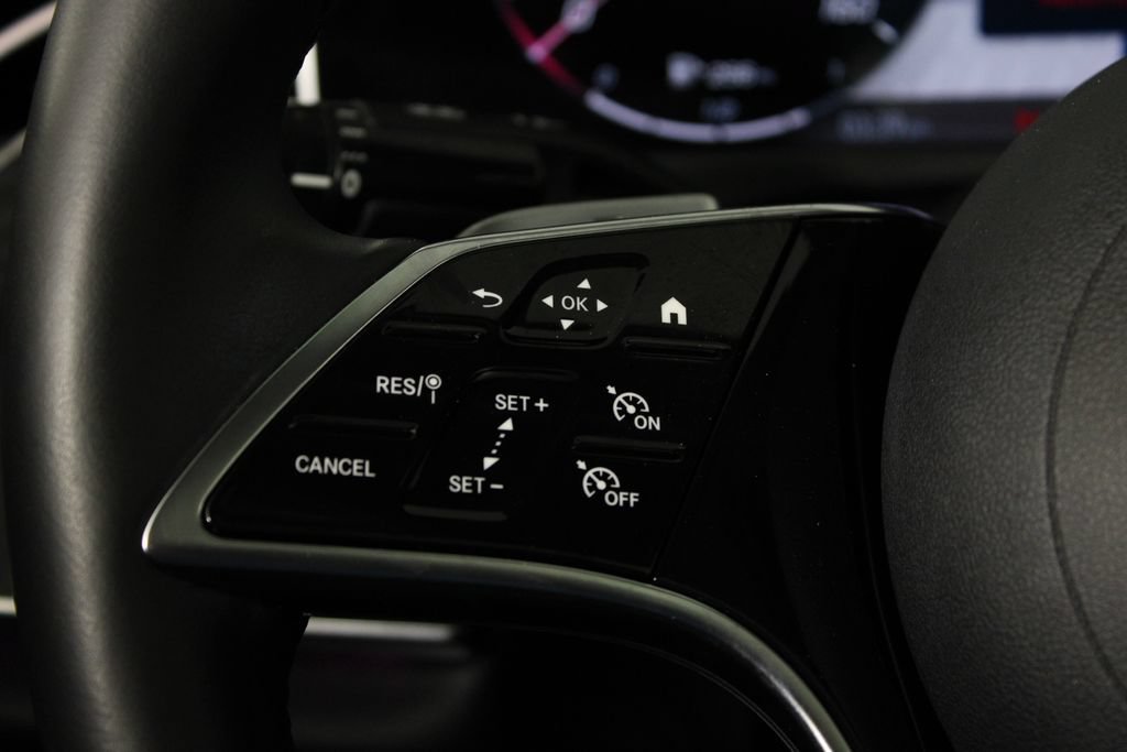 Used 2024 Mercedes-Benz E 350 4MATIC Sedan image 25